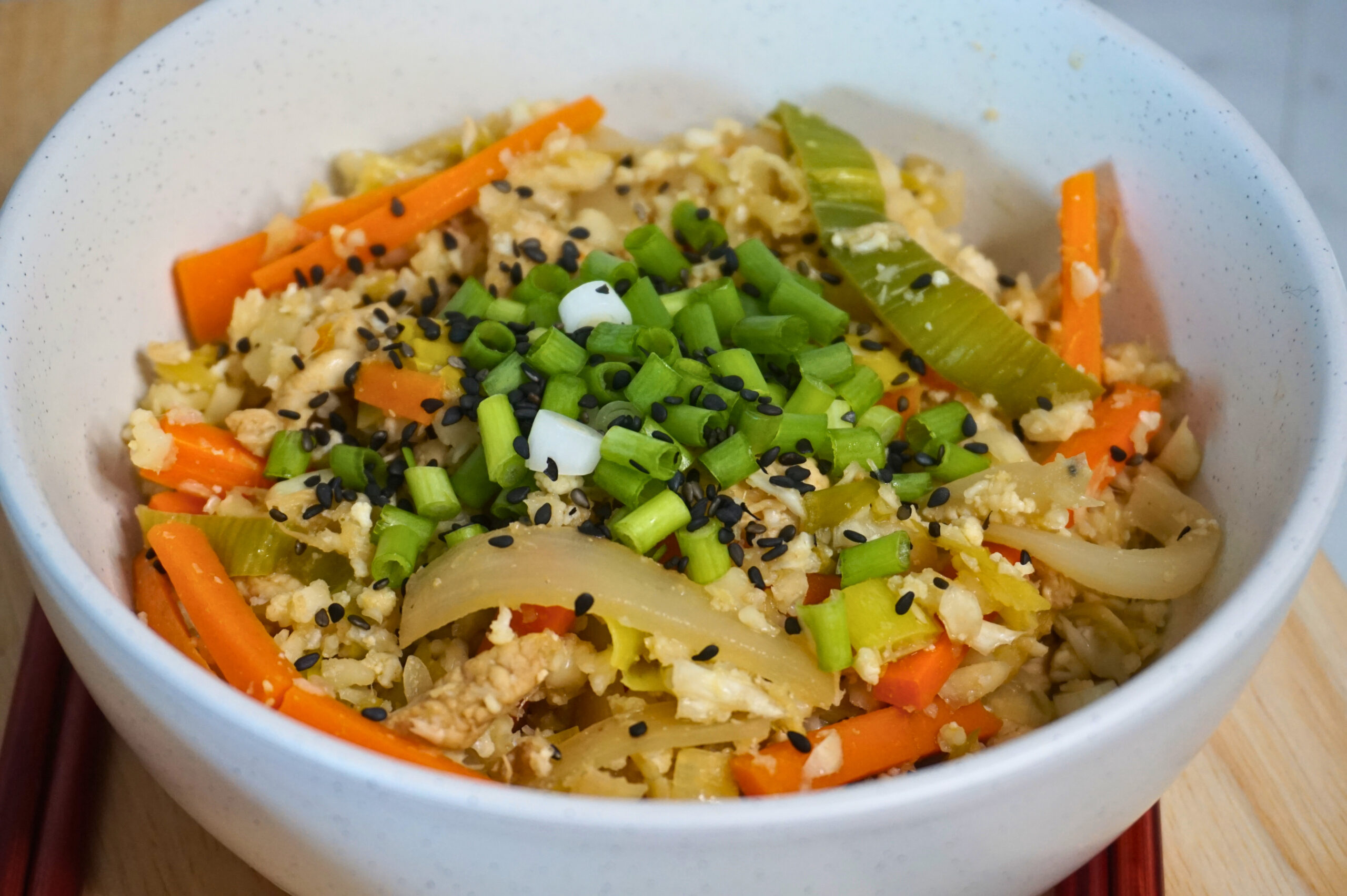 Featured image for easy low-carb cauliflower fried rice recipe